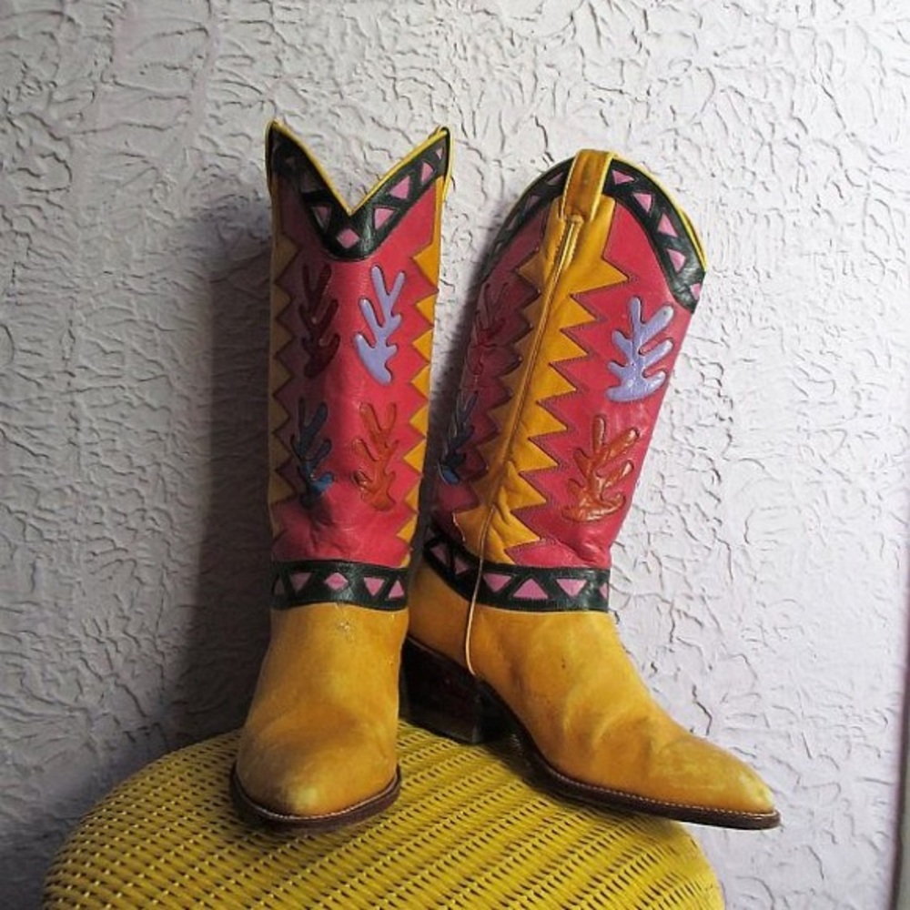 ISO!! Vintage Beverly Feldman Matisse boots